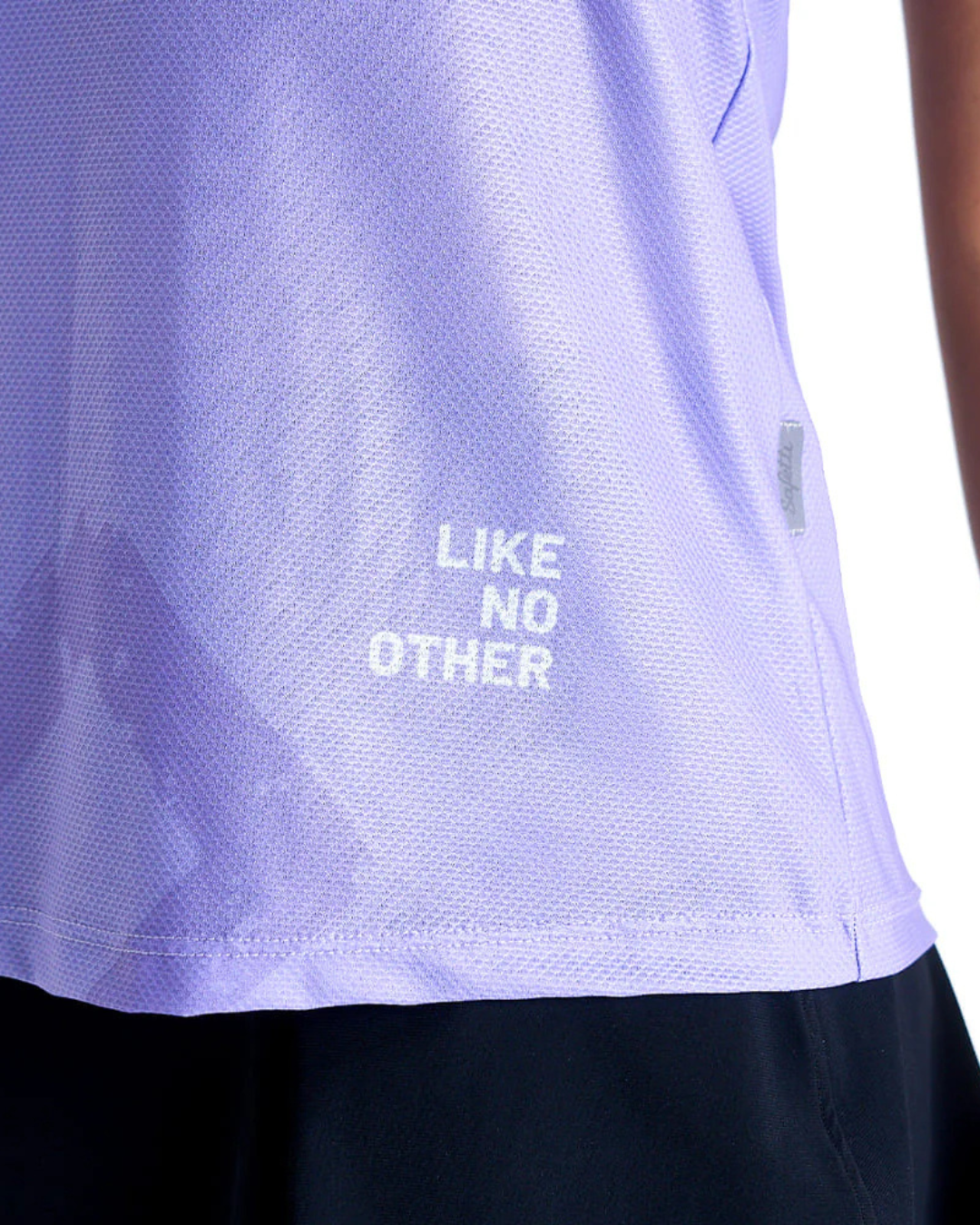 CAMISETA RUNNING SAFETTI MANGA SISA ENGRAVED LILA DAMA