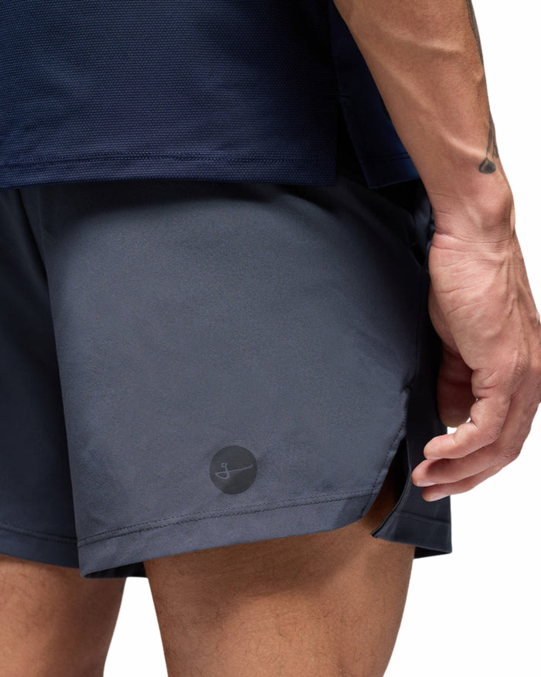 PANTALONETA RUNNING GVL  BYND 5 GRIS OSCURO HOMBRE