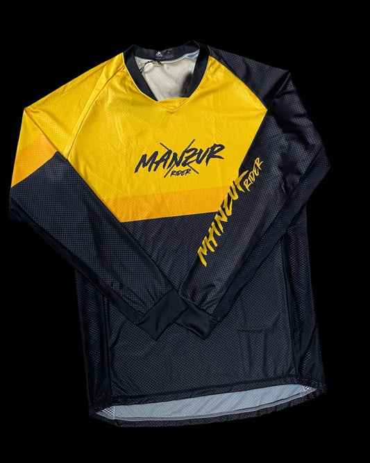 BUZO MTB MANZUR NEGRO Y AMARILLO HOMBRE